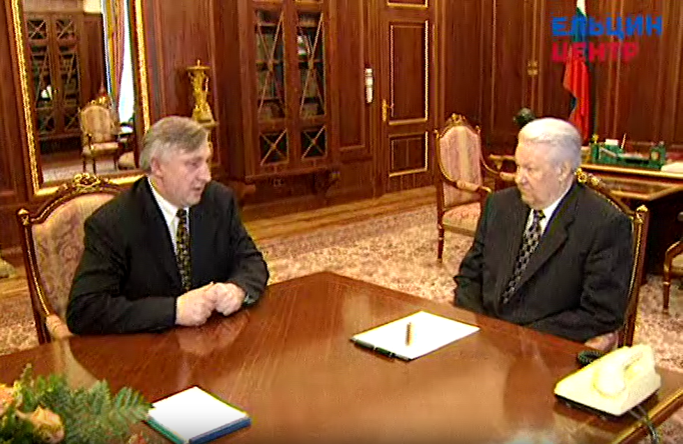 Ельцин с министром путей сообщения Н.Е. Аксененко